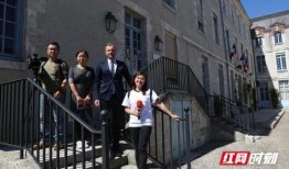 最新偷鱼爆料事件视频播放,最新偷鱼风波引发网友热议